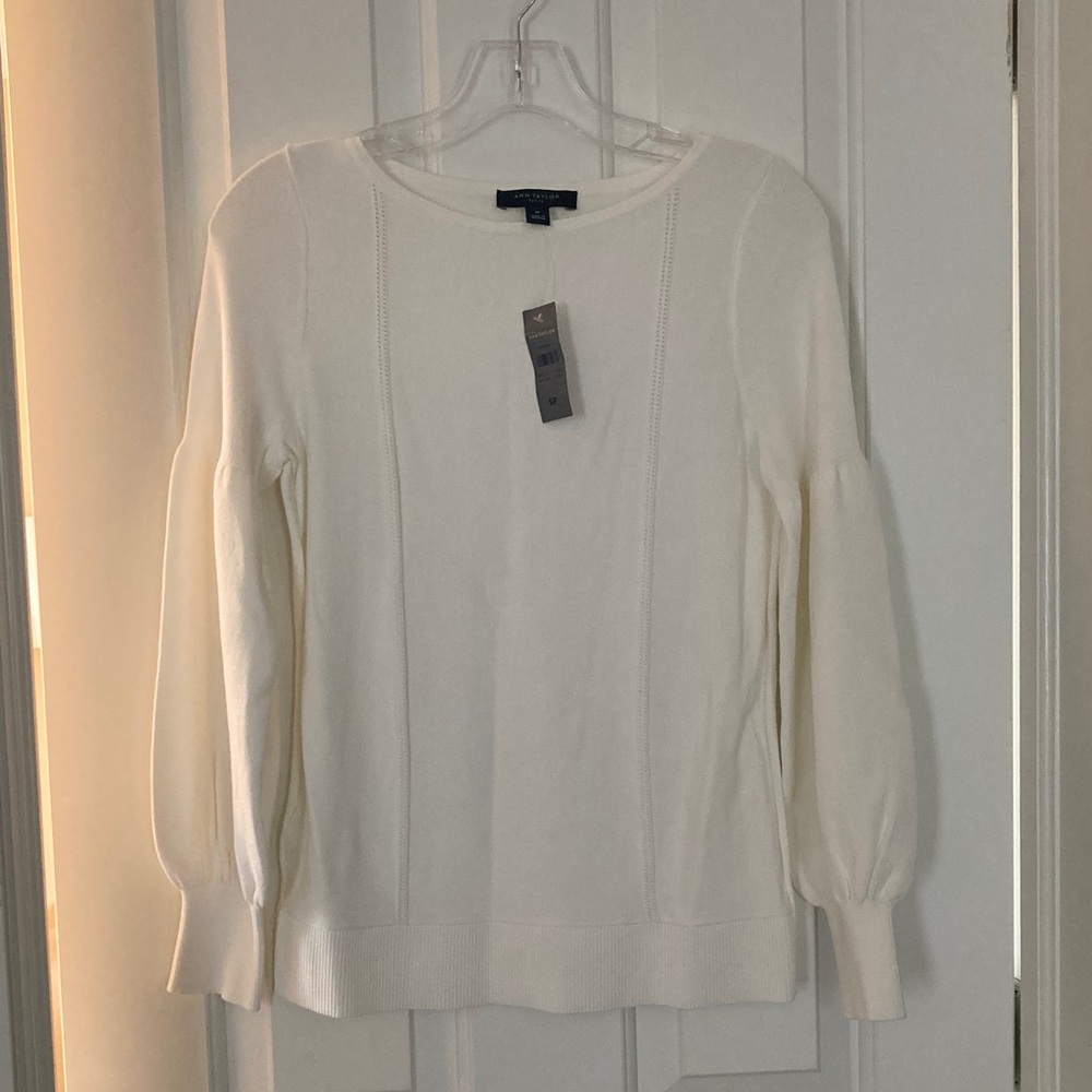 Ann Taylor Cream Balloon Sleeve Knit Top, size -SP, machine washable